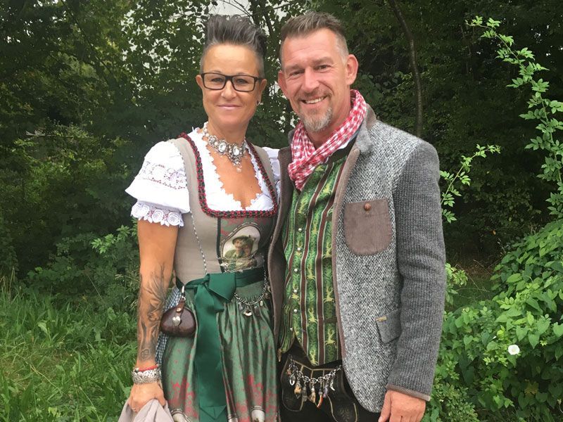 Katrin Schenker links und Harry Schenker rechts.